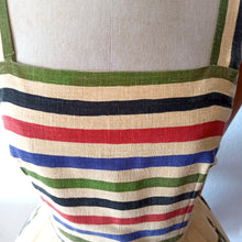 Laden Sie das Bild in den Galerie-Viewer, 1970s Does 1950s - Fabulous Novelty Print Dress - W28 (71cm)