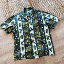 Laden Sie das Bild in den Galerie-Viewer, 1960s - UI-MAIKAI, HAWAII - Amazing Hawaiian Tiki Shirt - Sz. XL/XXL