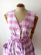 Charger l'image dans la galerie, 1950s 1960s - Gorgeous Purple Print Pockets Dress - W31 (78.5cm)