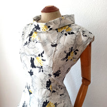 Charger l'image dans la galerie, 1950s - Stunning Printed Cotton Dress - W30 (76cm)
