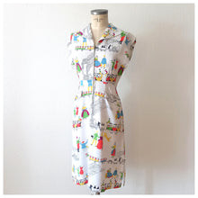 Cargar imagen en el visor de la galería, 1940s - Fabulous French Train Novelty Front Zipper Dress - W29 (74cm)