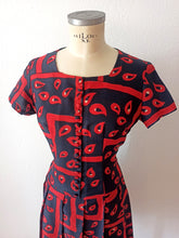 Charger l'image dans la galerie, 1960s - Gorgeous Navy Red Abstract Dress - W36 (92cm)