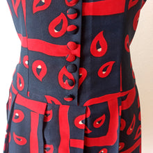 Charger l'image dans la galerie, 1960s - Gorgeous Navy Red Abstract Dress - W36 (92cm)