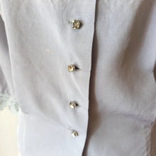 Cargar imagen en el visor de la galería, 1940s 1950s - Exquisite Elegant Lilac Lace Blouse - W38 (96cm)