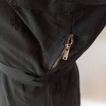 Charger l'image dans la galerie, 1940s - Stunning Black Taffeta Dress - W28.5 (72cm)