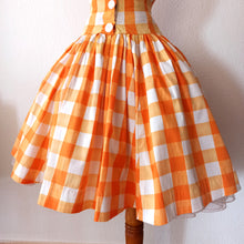 Charger l'image dans la galerie, 1950s 1960s - Gorgeous Orange Plaid Cotton Dress - W26 (66cm)