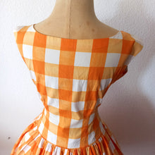 Charger l'image dans la galerie, 1950s 1960s - Gorgeous Orange Plaid Cotton Dress - W26 (66cm)