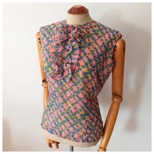 Load image into Gallery viewer, 1960s - CONFEZZIONI FARFALLA, Italy - Lovely Floral Top - W34 (86cm)