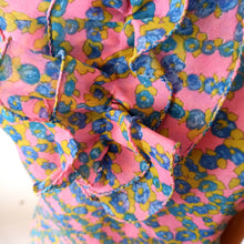 Load image into Gallery viewer, 1960s - CONFEZZIONI FARFALLA, Italy - Lovely Floral Top - W34 (86cm)