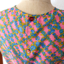 Load image into Gallery viewer, 1960s - CONFEZZIONI FARFALLA, Italy - Lovely Floral Top - W34 (86cm)