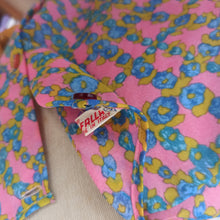 Load image into Gallery viewer, 1960s - CONFEZZIONI FARFALLA, Italy - Lovely Floral Top - W34 (86cm)