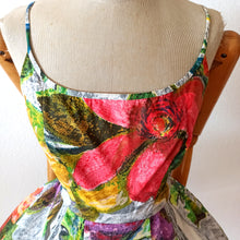 Charger l'image dans la galerie, 1950s - Italy - Outstanding Large Scale Floral Print Dress - W28 (70cm)