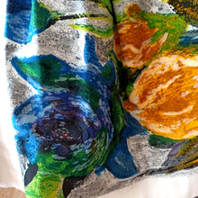 Charger l'image dans la galerie, 1950s - Italy - Outstanding Large Scale Floral Print Dress - W28 (70cm)