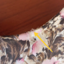 Cargar imagen en el visor de la galería, 1950s - Gorgeous Floral Satin Dress - W26 (66cm)