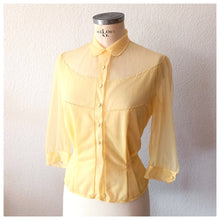 Charger l'image dans la galerie, 1950s - VALISERE, France - Exquisite Yellow Pale Nylon Blouse - W31.5 (80cm)