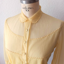 Charger l'image dans la galerie, 1950s - VALISERE, France - Exquisite Yellow Pale Nylon Blouse - W31.5 (80cm)