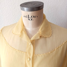 Charger l'image dans la galerie, 1950s - VALISERE, France - Exquisite Yellow Pale Nylon Blouse - W31.5 (80cm)