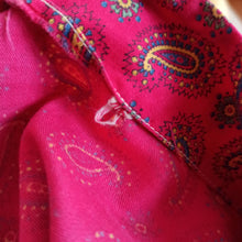 Charger l'image dans la galerie, 1940s 1950s - Gorgeous Rouge Paisley Cotton Blouse - W35 (88cm)