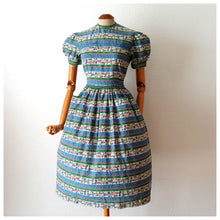 Charger l'image dans la galerie, 1940s 1950s - GASSMANN, Switzerland - Adorable Cotton Dress - W27 (68cm)