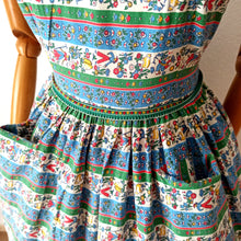 Charger l'image dans la galerie, 1940s 1950s - GASSMANN, Switzerland - Adorable Cotton Dress - W27 (68cm)