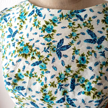 Charger l'image dans la galerie, 1950s - Exquisite French Couture Floral Cotton Dress - W26 (66cm)