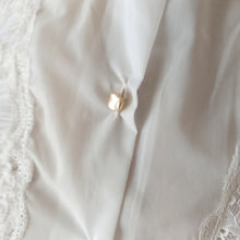 Charger l'image dans la galerie, 1950s - Lovely White Nylon Blouse - W34 (86cm)