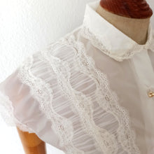 Charger l'image dans la galerie, 1950s - Lovely White Nylon Blouse - W34 (86cm)