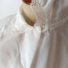 Charger l'image dans la galerie, 1950s - Lovely White Nylon Blouse - W34 (86cm)