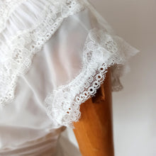 Charger l'image dans la galerie, 1950s - Lovely White Nylon Blouse - W34 (86cm)