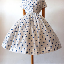 Charger l'image dans la galerie, 1950s - Iconic French Polkadots Dress - W26 (66cm)