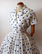 Charger l'image dans la galerie, 1950s - Iconic French Polkadots Dress - W26 (66cm)