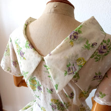 Charger l'image dans la galerie, 1950s - Exquisite Hummingbirds Roseprint Dress - W30 (76cm)