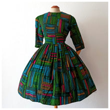 Charger l'image dans la galerie, 1950s 1960s - Fabulous Abstract Print Dress - W31 (78.5cm)