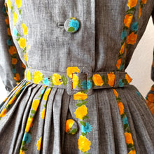 Charger l'image dans la galerie, 1950s - COUTURE MILOU, Belgium - Outstanding Roseprint Dress - W27/28 (68.5/72cm)
