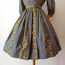 Charger l'image dans la galerie, 1950s - COUTURE MILOU, Belgium - Outstanding Roseprint Dress - W27/28 (68.5/72cm)