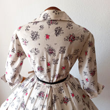 Charger l'image dans la galerie, 1950s - IMPERNAT, France - Adorable Romantic Cotton Dress - W31 (78.5cm)