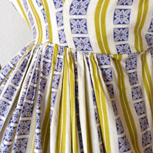 Charger l'image dans la galerie, 1950s - GEBR GERZON, Netherlands - Gorgeous Cotton Dress - W27 (68cm)