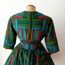 Charger l'image dans la galerie, 1950s 1960s - Fabulous Abstract Print Dress - W31 (78.5cm)