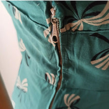 Cargar imagen en el visor de la galería, 1940s - Glorious Teal Rayon Bows Print Dress - W26 (66cm)