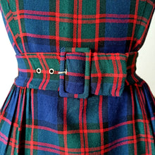 Carica l'immagine nel visualizzatore di Gallery, 1950s 1960s - MA ROBE, France - Ultrgorgeous Flannel Tartan Dress - W27 (68cm)