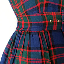 Carica l'immagine nel visualizzatore di Gallery, 1950s 1960s - MA ROBE, France - Ultrgorgeous Flannel Tartan Dress - W27 (68cm)