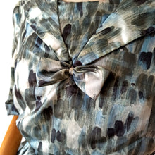 Charger l'image dans la galerie, 1950s - Stunning Abstract Satin Dress - W30 (76cm)