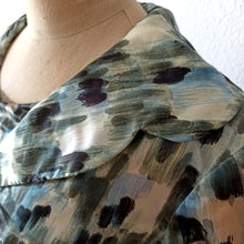 Charger l'image dans la galerie, 1950s - Stunning Abstract Satin Dress - W30 (76cm)