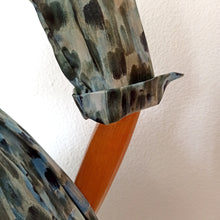 Charger l'image dans la galerie, 1950s - Stunning Abstract Satin Dress - W30 (76cm)