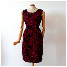 Load image into Gallery viewer, 1960s - Stunning Red & Black Cocktail Dress - W28 (72cm)