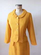 Load image into Gallery viewer, 1960s - Exquisite Jackie Kennedy Corn Color Dress Jacket Set - W30 (76cm)