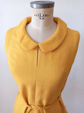 Load image into Gallery viewer, 1960s - Exquisite Jackie Kennedy Corn Color Dress Jacket Set - W30 (76cm)