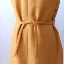 Load image into Gallery viewer, 1960s - Exquisite Jackie Kennedy Corn Color Dress Jacket Set - W30 (76cm)