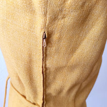 Load image into Gallery viewer, 1960s - Exquisite Jackie Kennedy Corn Color Dress Jacket Set - W30 (76cm)
