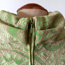 Laden Sie das Bild in den Galerie-Viewer, 1960s - Superb Apple Green Glitter Sparkles Dress - W35 (89cm)